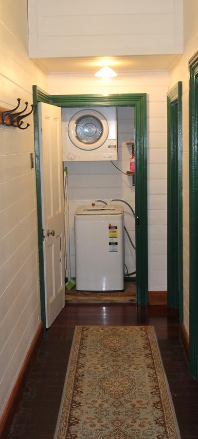 Kerrellie Cottages 2, 4 & 8 Reid Street Strahan Bagian luar foto