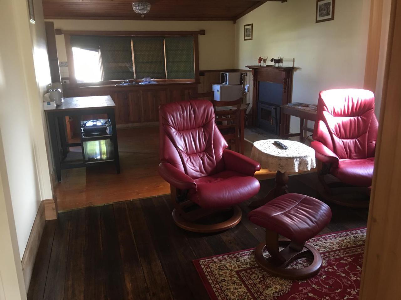 Kerrellie Cottages 2, 4 & 8 Reid Street Strahan Bagian luar foto